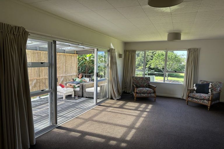 Photo of property in 25 Pyle Road West, One Tree Point, 0118