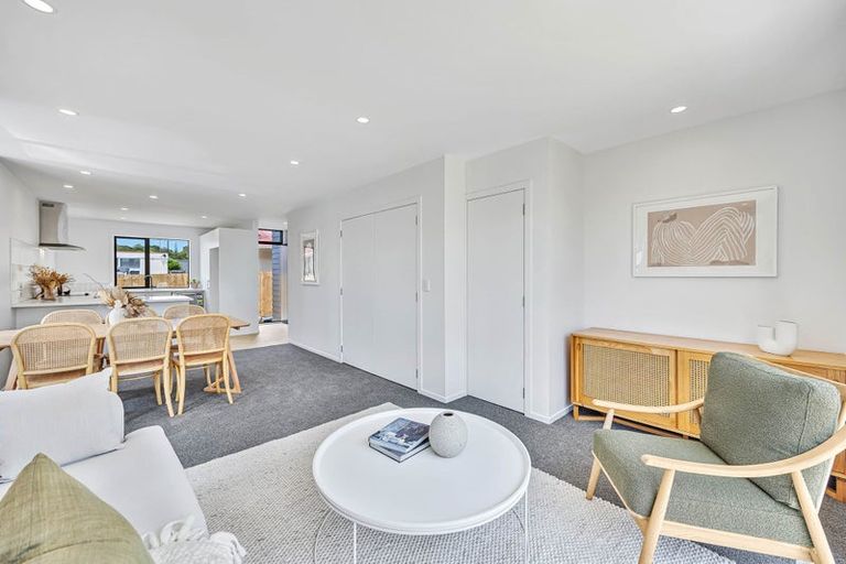 Photo of property in 4/504 Don Buck Road, Massey, Auckland, 0614