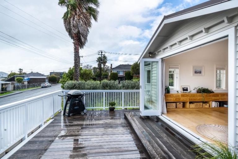 Photo of property in 8 Stone Street, Hauraki, Auckland, 0622