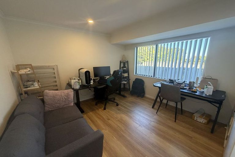 Photo of property in 6 Mohill Place, East Tamaki Heights, Auckland, 2016