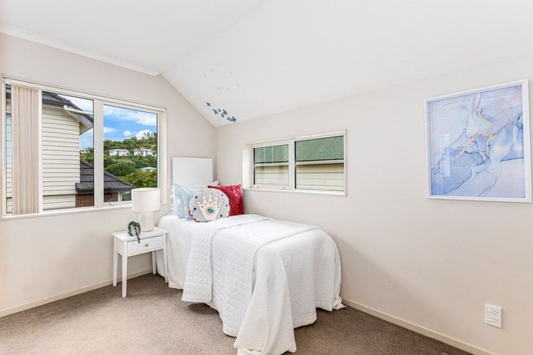 Photo of property in 5/16 Black Rock Road, Newlands, Wellington, 6037
