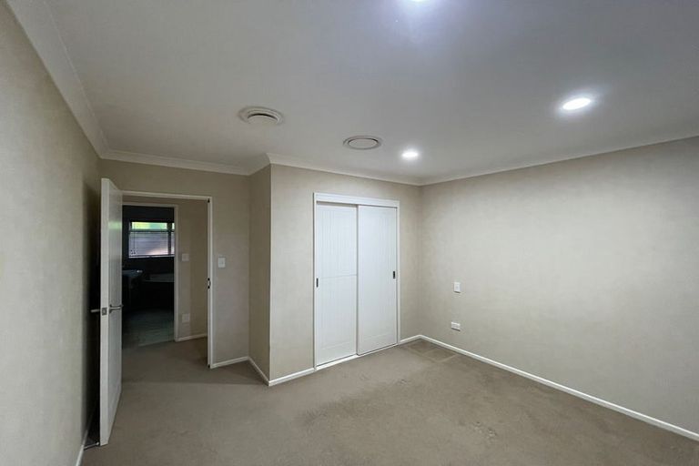 Photo of property in 9 Elwyn Close, Flat Bush, Auckland, 2016