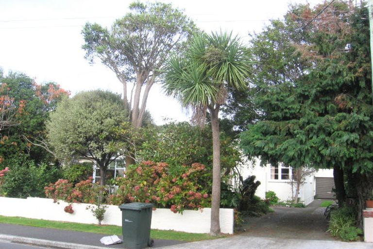 Photo of property in 17 Fairfield Avenue, Fairfield, Lower Hutt, 5011