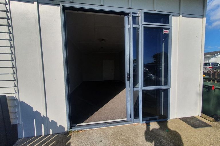 Photo of property in 24 Ronald Place, Manurewa, Auckland, 2102