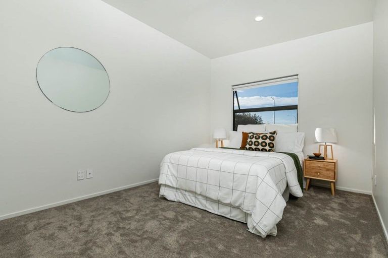 Photo of property in 11/40 Scarlet Oak Drive, Schnapper Rock, Auckland, 0632