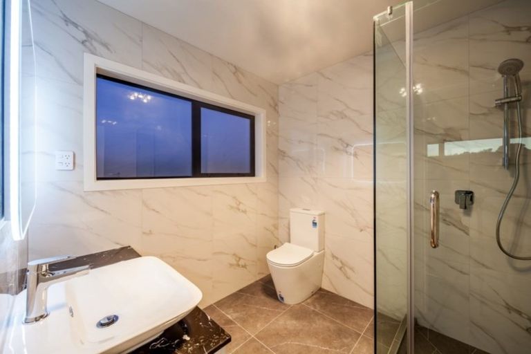 Photo of property in 4 Ahorangi Road, Silverdale, 0932