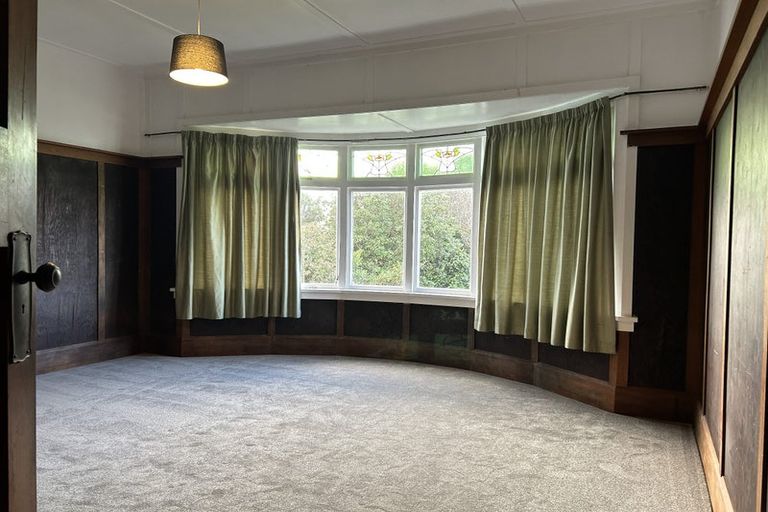 Photo of property in 4 Apuka Street, Brooklyn, Wellington, 6021