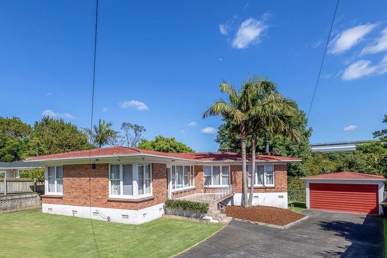 Photo of property in 52 Sylvan Crescent, Te Atatu South, Auckland, 0610
