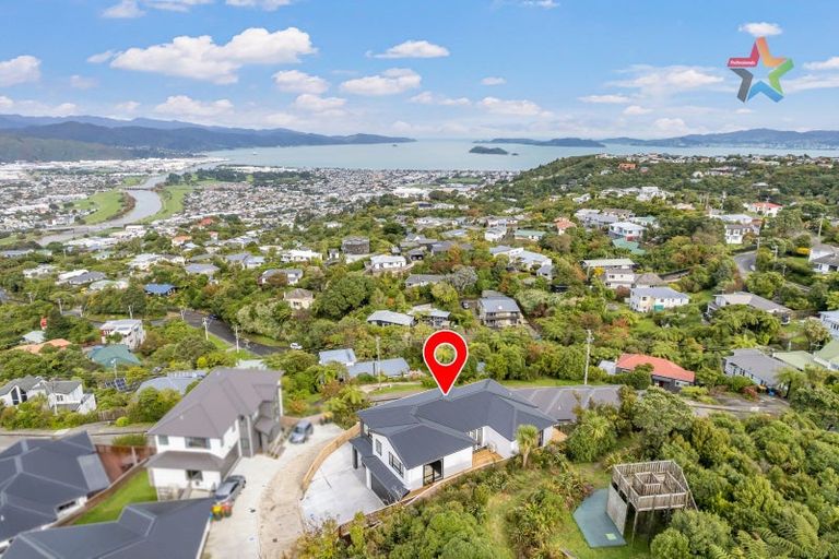 Photo of property in 12 Poto Road, Normandale, Lower Hutt, 5010