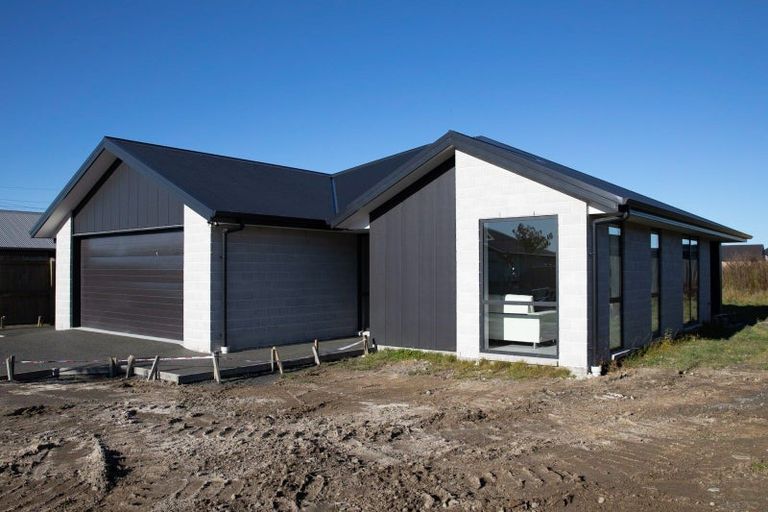 Photo of property in 5 Arrowsmith Drive, Clover Park, Auckland, 2019