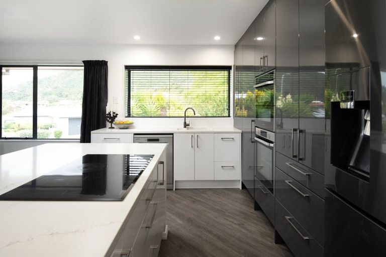 Photo of property in 68 Moana View Road, Waikawa, Picton, 7220