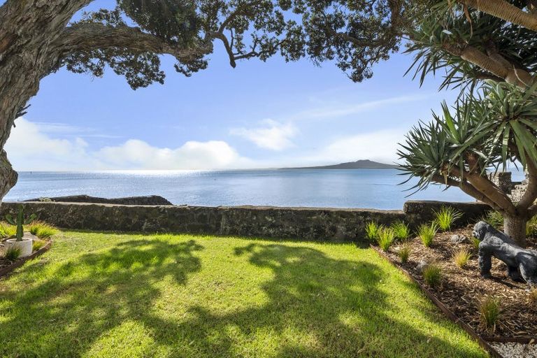 Photo of property in 2/259 Hurstmere Road, Takapuna, Auckland, 0622