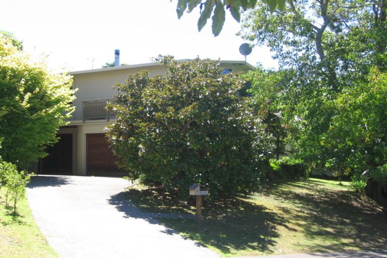 Photo of property in 3 Anakiwa Place, Milford, Auckland, 0620