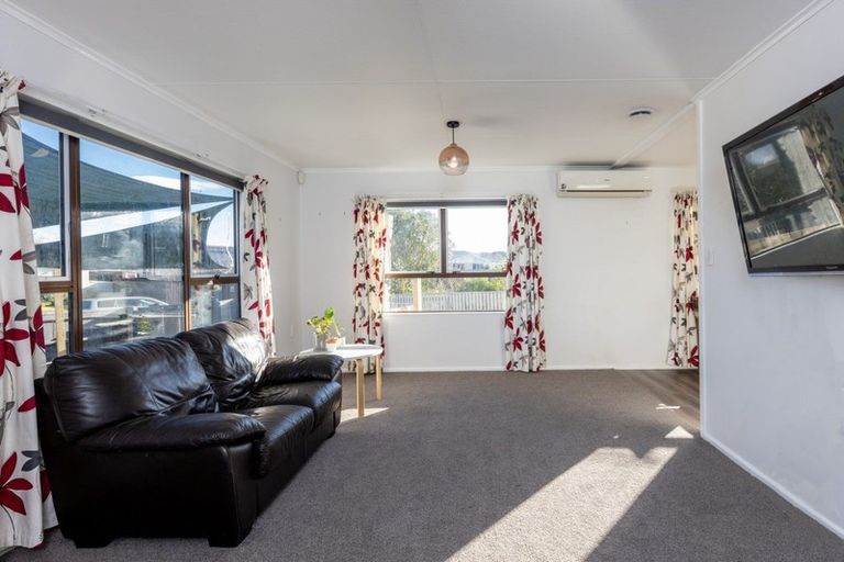Photo of property in 24 Ranfurly Street, Tamatea, Napier, 4112