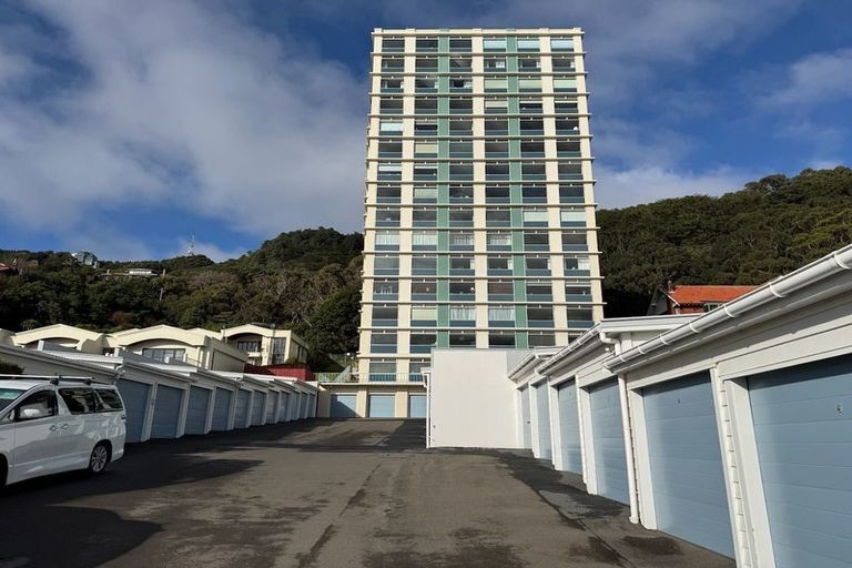 Photo of property in Jerningham Apartments, 20 Oriental Terrace, Oriental Bay, Wellington, 6011