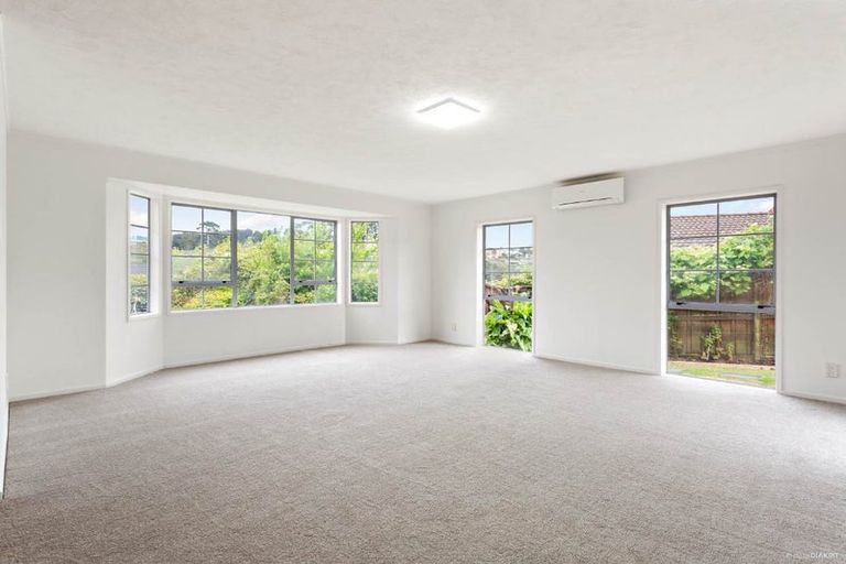 Photo of property in 23 Centorian Drive, Windsor Park, Auckland, 0632