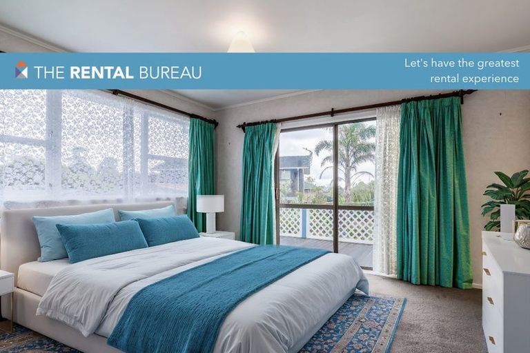 Photo of property in 35 Castleford Street, Green Bay, Auckland, 0604