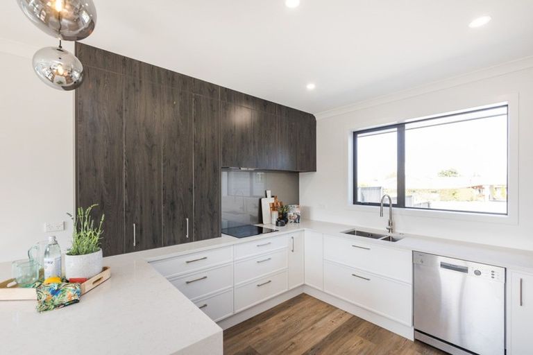Photo of property in 110 Roberts Line, Kelvin Grove, Palmerston North, 4414