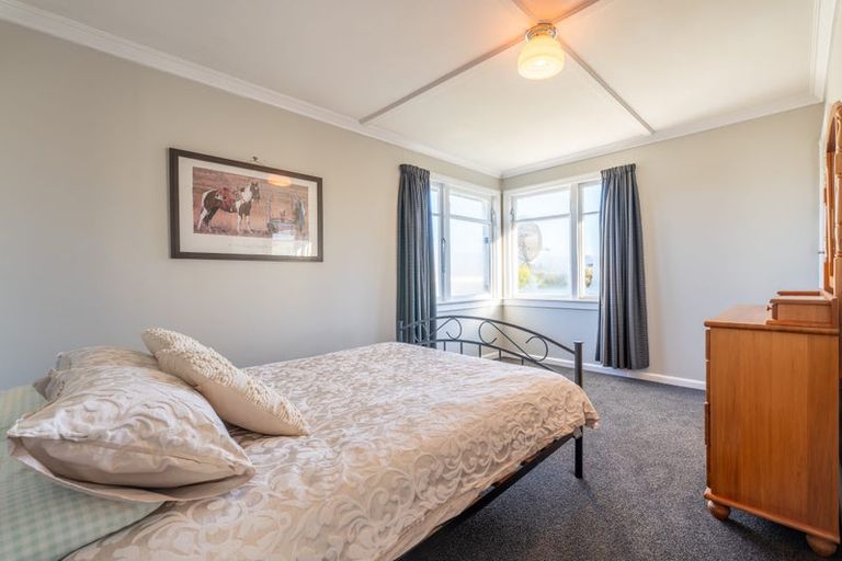 Photo of property in 14 Bathgates Road, Waimate, 7980