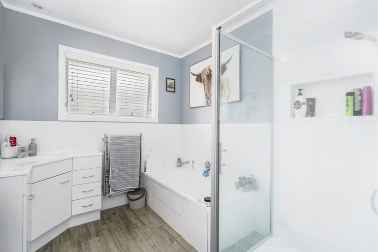 Photo of property in 25 Marnane Terrace, St Andrews, Hamilton, 3200