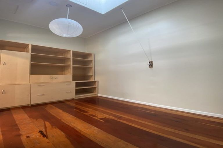 Photo of property in 17 Chatham Street, Berhampore, Wellington, 6023