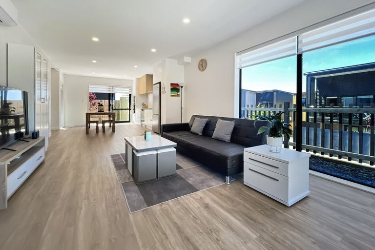 Photo of property in 1 Irwin Lane, Windsor Park, 0632