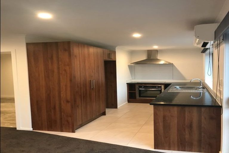 Photo of property in 2/83 Normandy Avenue, Melville, Hamilton, 3206