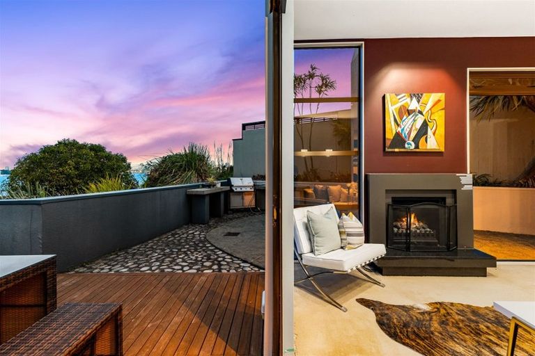 Photo of property in 11 Waimana Avenue, Northcote Point, Auckland, 0627