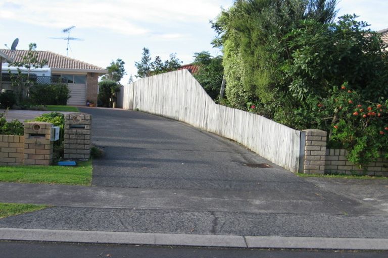 Photo of property in 12 Judd Place, Orewa, 0931