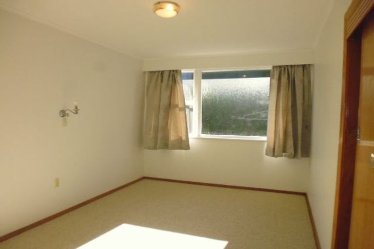 Photo of property in 21 Magnolia Grove, Maungaraki, Lower Hutt, 5010