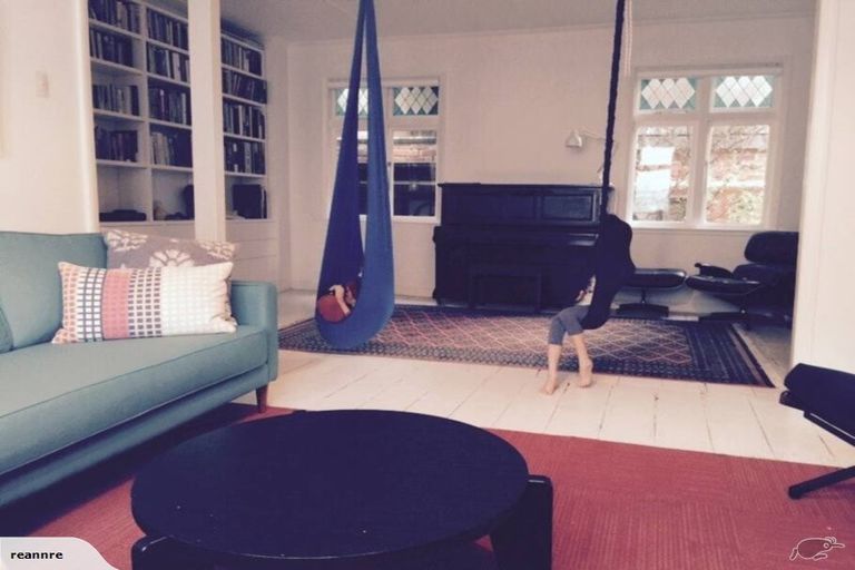 Photo of property in 6 Barton Terrace, Thorndon, Wellington, 6011