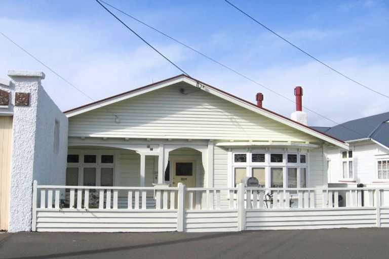 Photo of property in 39 Freyberg Street, Lyall Bay, Wellington, 6022