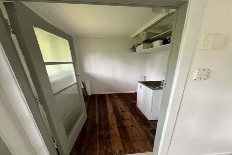 Photo of property in 1/195 Godley Road, Titirangi, Auckland, 0604