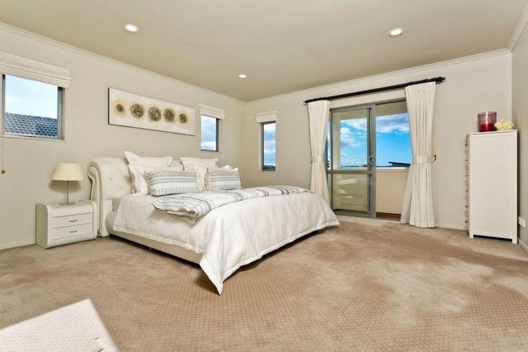 Photo of property in 26 Laurel Oak Drive, Schnapper Rock, Auckland, 0632