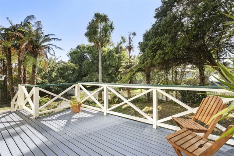 Photo of property in 1/18 Gill Avenue, Te Atatu Peninsula, Auckland, 0610