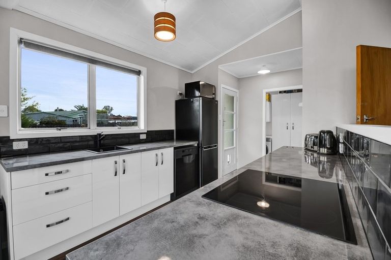 Photo of property in 10 Karaka Street, Inglewood, 4330