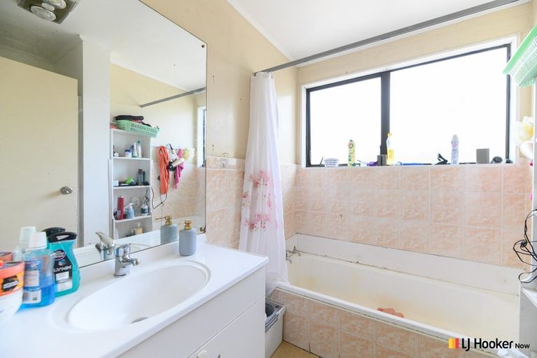 Photo of property in 2/190 Te Irirangi Drive, Flat Bush, Auckland, 2019