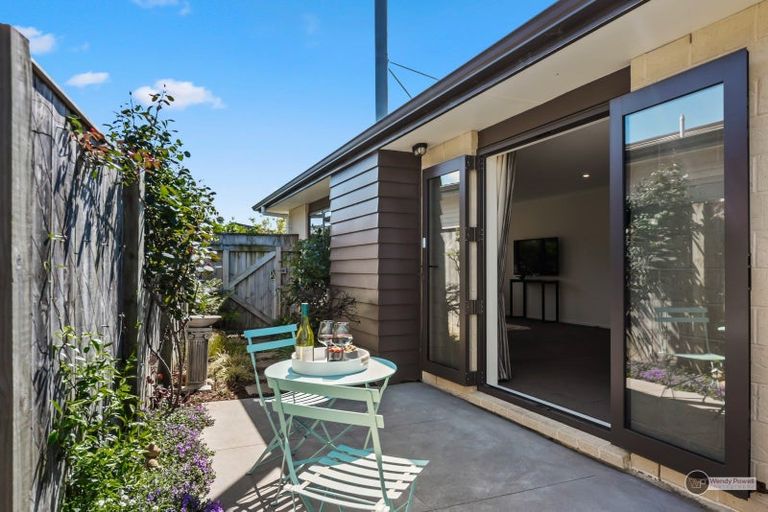 Photo of property in 3 Cataldo Mews, Avalon, Lower Hutt, 5011