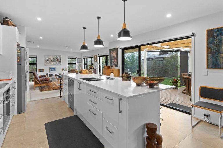 Photo of property in 6 Kingi Te Ahoaho Place, Otaki, 5512