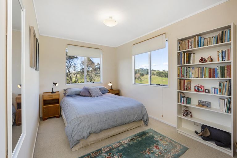 Photo of property in 4 Robertson Street, Raglan, 3225