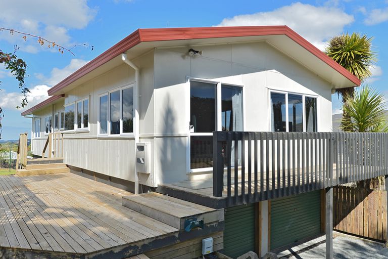 Photo of property in 8 Lake Ora Road, Te Kamo, Whangarei, 0112
