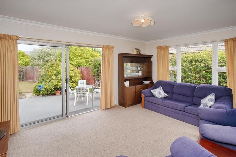 Photo of property in 10 Cheam Street, Dallington, Christchurch, 8061