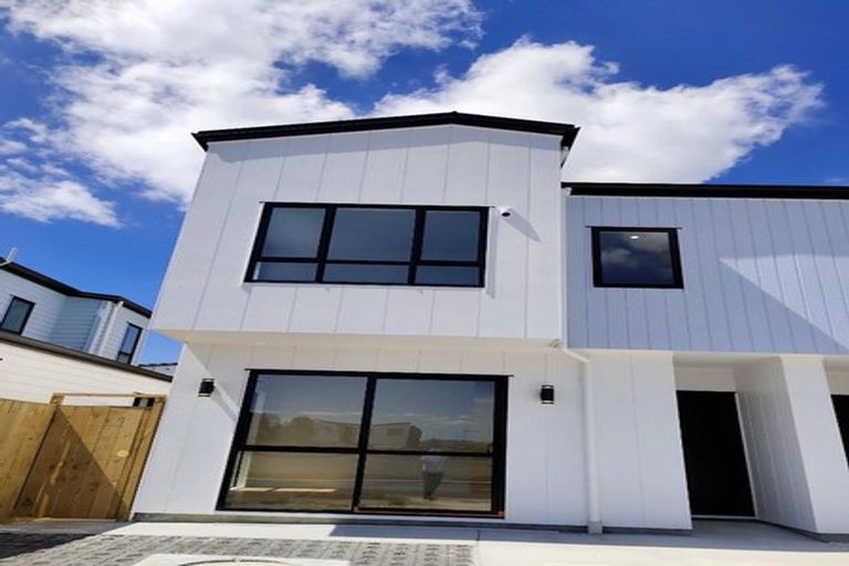 Photo of property in 6 Minhas Road, Papakura, 2110