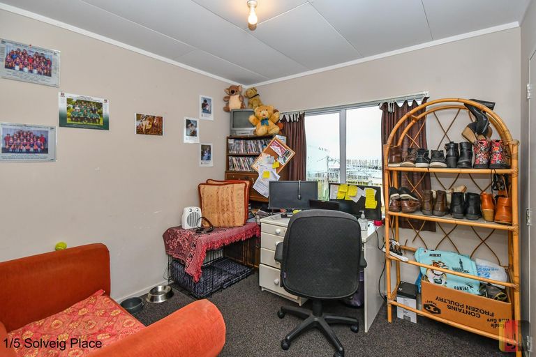Photo of property in 1/5 Solveig Place, Randwick Park, Auckland, 2105