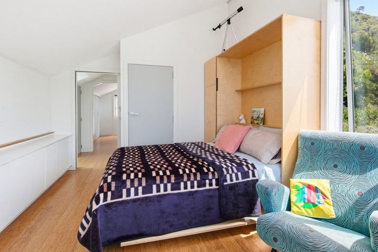 Photo of property in 100 Owhiro Bay Parade, Owhiro Bay, Wellington, 6023