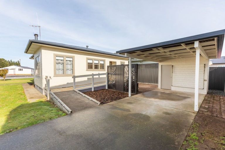 Photo of property in 20 George Street, Dannevirke, 4930