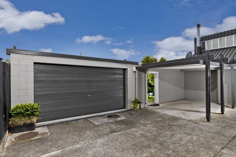 Photo of property in 4/44 Stanley Point Road, Stanley Point, Auckland, 0624