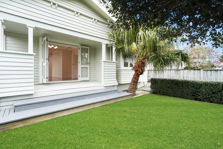 Photo of property in 58 Lemington Road, Westmere, Auckland, 1022
