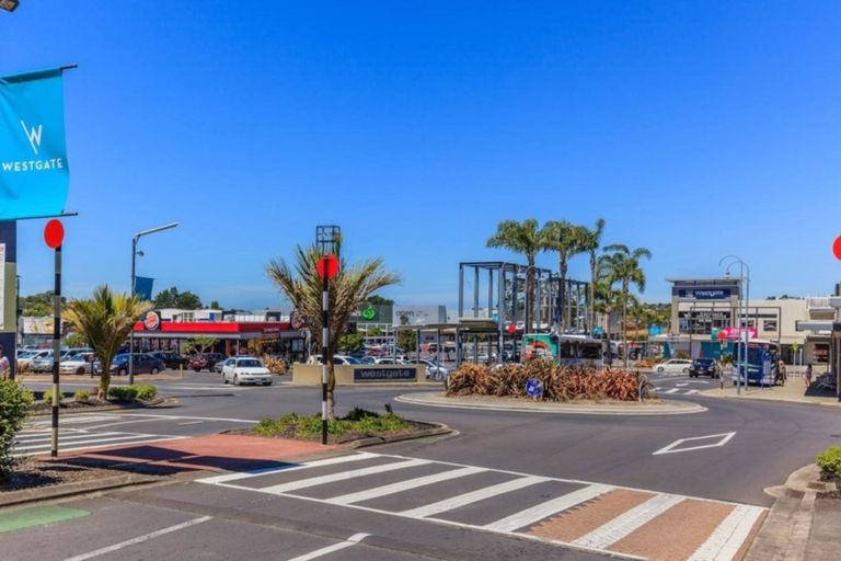 Photo of property in 19 Merv Clarke Lane, Massey, Auckland, 0614