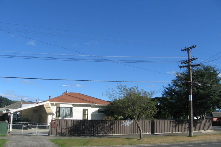 Photo of property in 42 Kowhai Avenue, Ebdentown, Upper Hutt, 5018